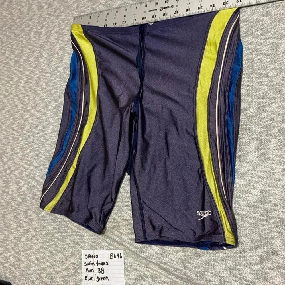 Speedo swim trunks with blue multicolor diagonal stripes men 38. SKU-B646